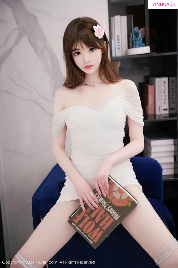   [XiuRen]高清写真图 2024.04.17 No.8407 梦灵儿Mini 丝袜美腿第3张图片